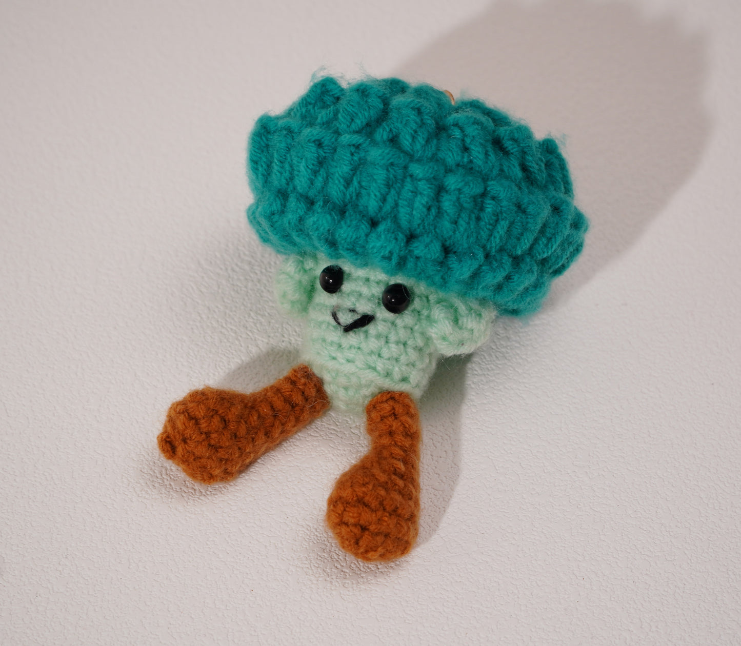 Porte-clés brocoli au crochet – Création artisanale en coton