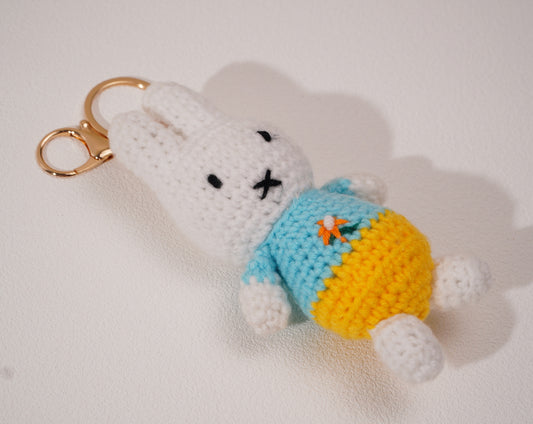 Porte-clés lapin au crochet – Création artisanale en coton