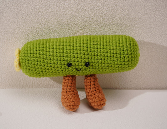 Porte-clés concombre au crochet – Création artisanale en coton